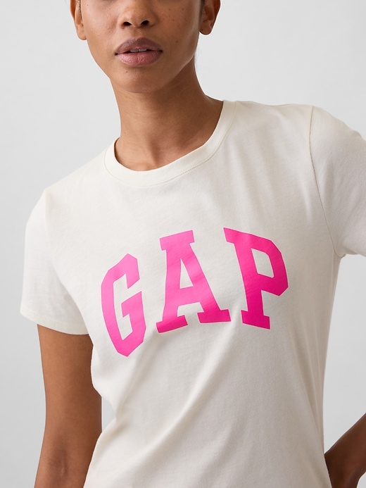 Image number 4 showing, Gap Logo T-Shirt
