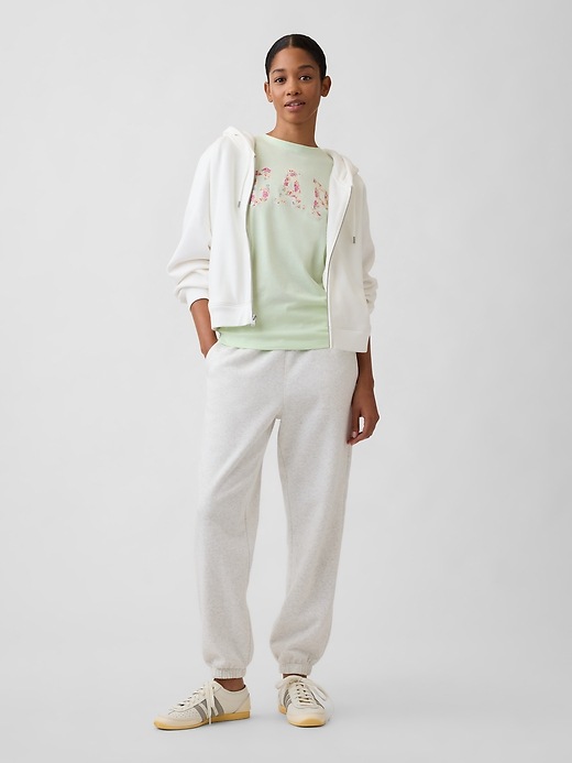 Image number 3 showing, Gap Logo T-Shirt