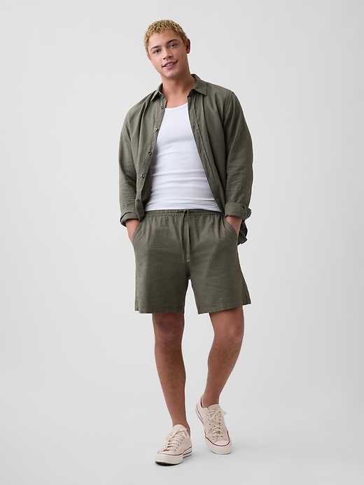 Image number 1 showing, 7" Linen-Blend Easy Shorts