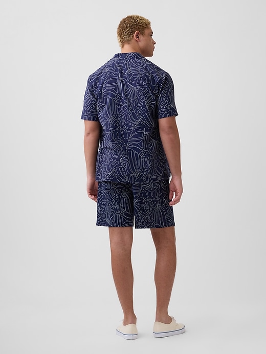 Image number 2 showing, 7" Linen-Blend Easy Shorts