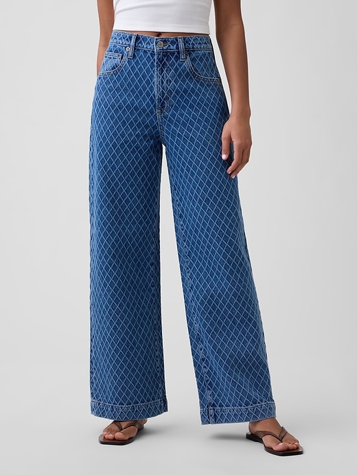 Image number 2 showing, High Rise Wide-Leg Textured Crop Jeans