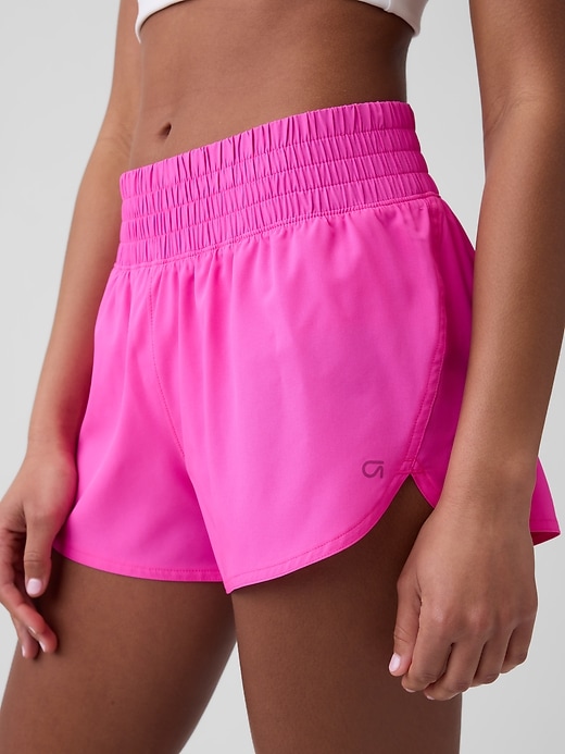 Image number 4 showing, GapFit 3" Mid Rise Runaround Shorts
