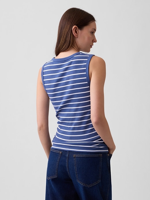 Image number 2 showing, Ribbed Shell Tank