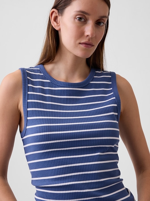 Image number 4 showing, Ribbed Shell Tank