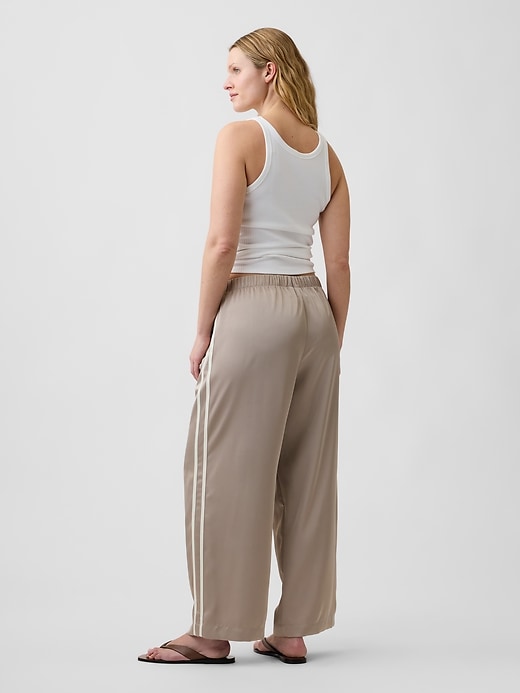 Image number 6 showing, Relaxed Satin Straight-Leg Crop Pants