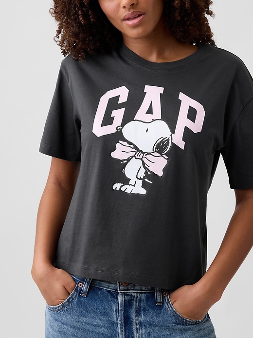 Image number 4 showing, Peanuts Oversized Gap Logo T-Shirt