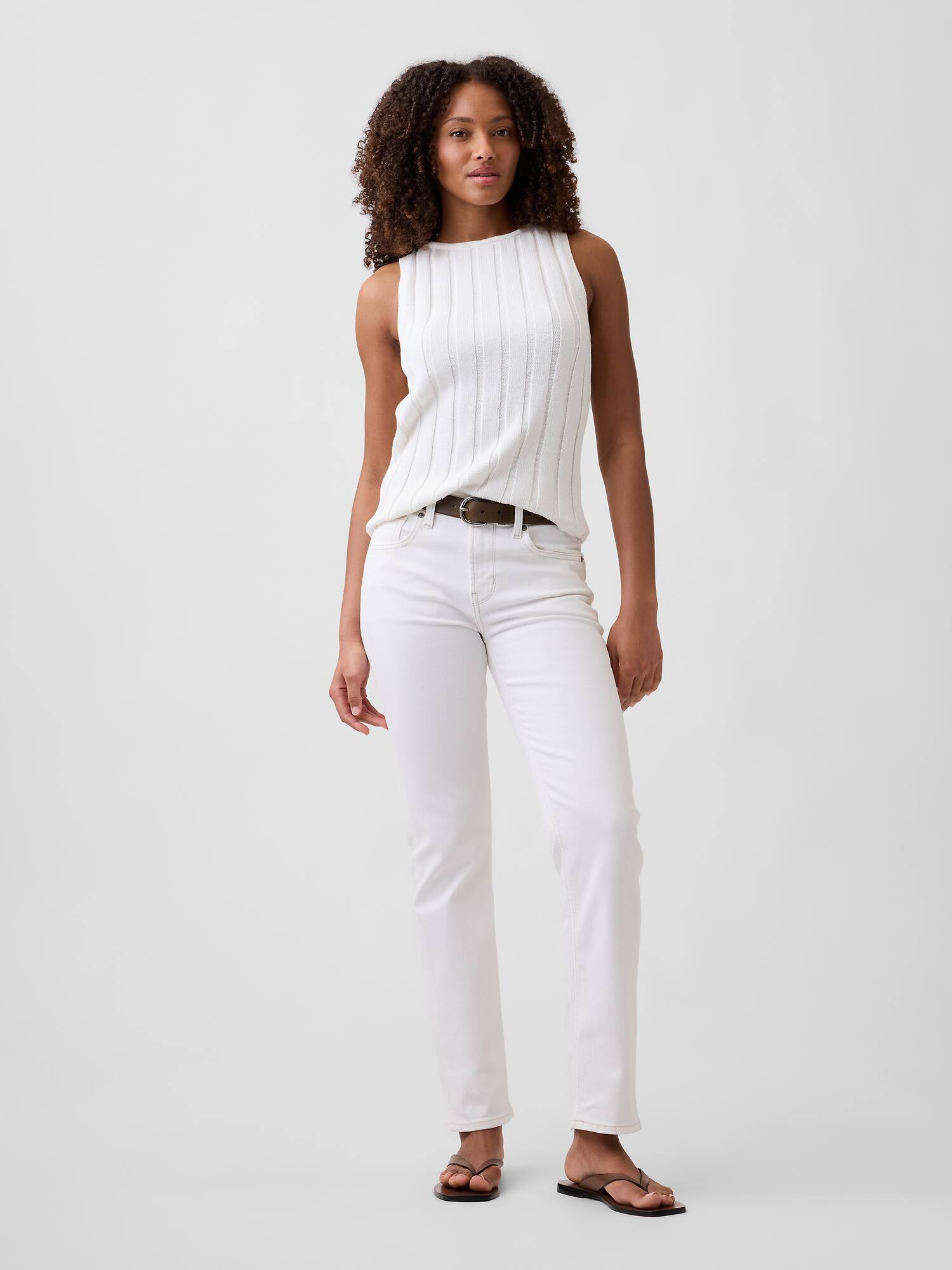 Mid Rise '90s Slim Straight Jeans