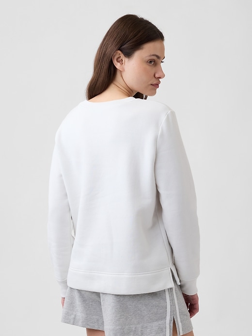 Image number 2 showing, Relaxed Gap Logo Sweatshirt
