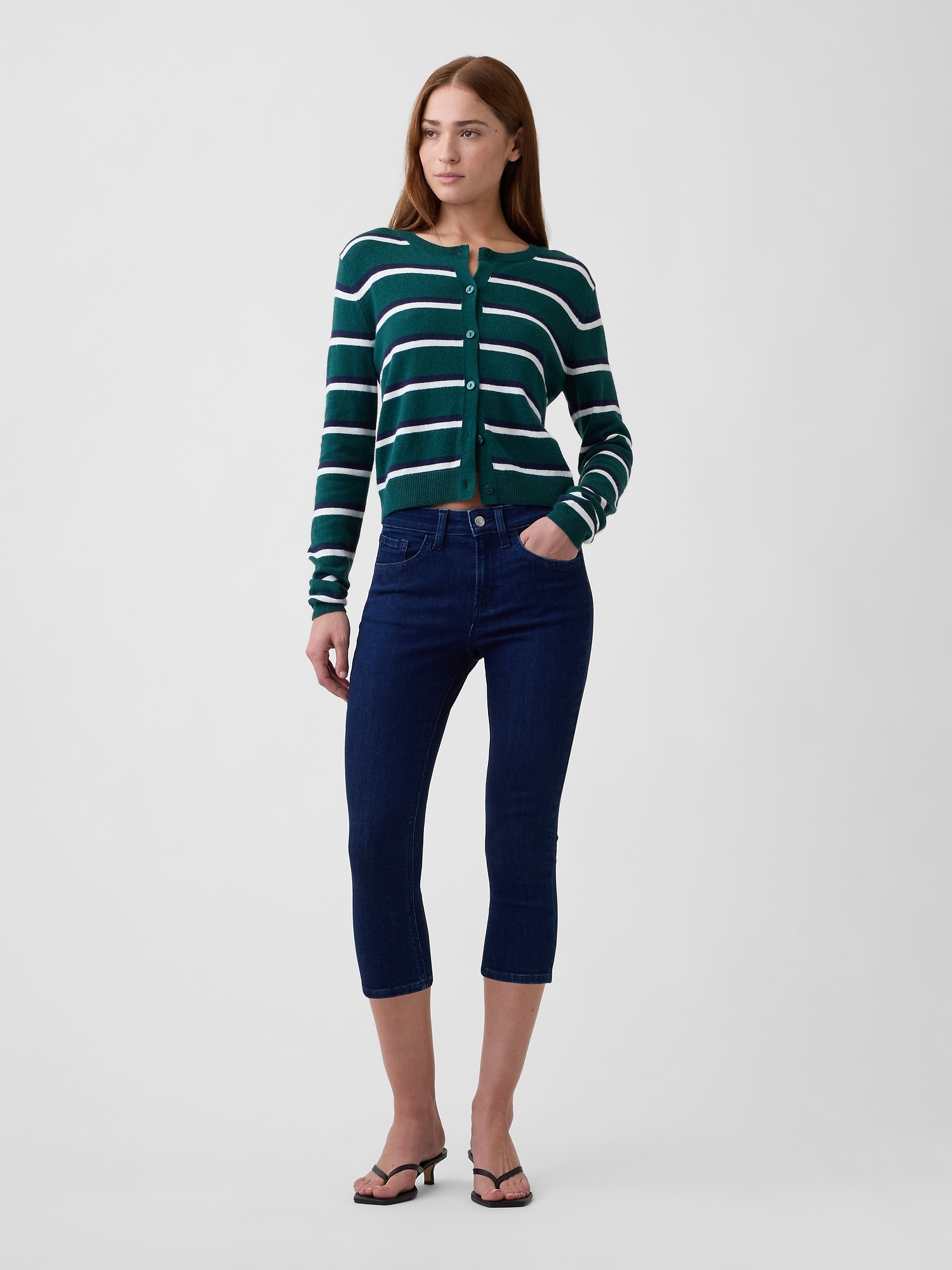 Mid Rise Universal Capri Jeans