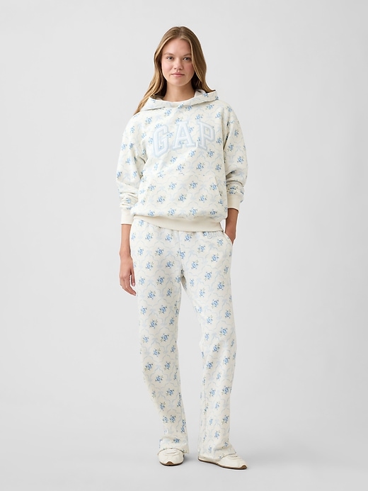 Image number 3 showing, Relaxed Gap Logo Hoodie