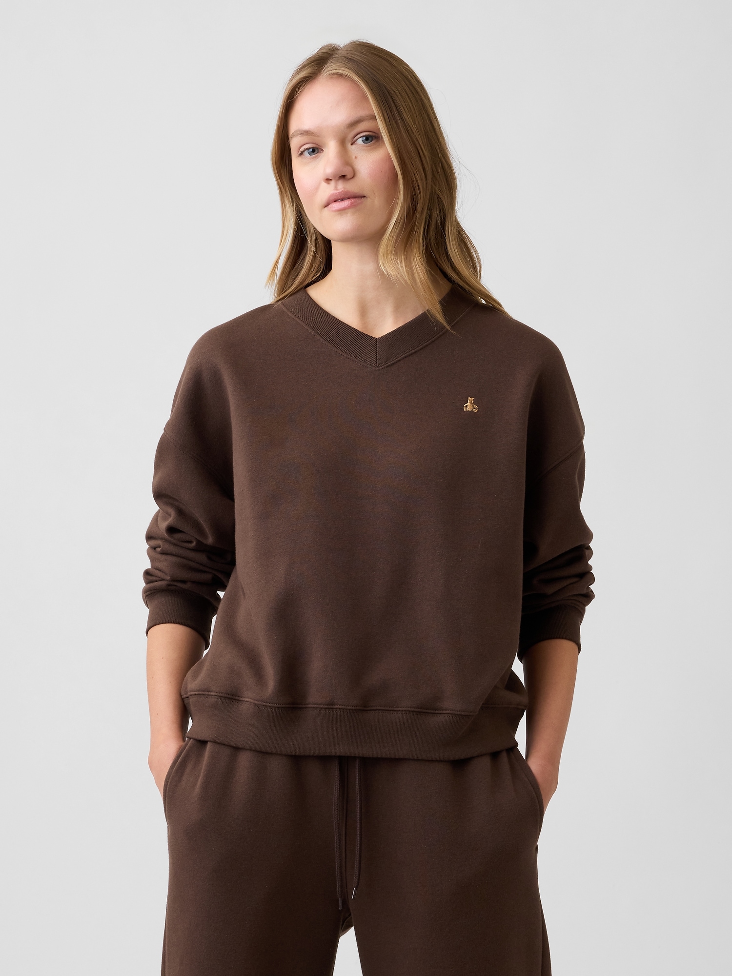 Oversized Brannan Bear Wedge V-Neck Sweatshirt