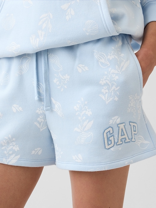 Image number 4 showing, Gap Logo Shorts