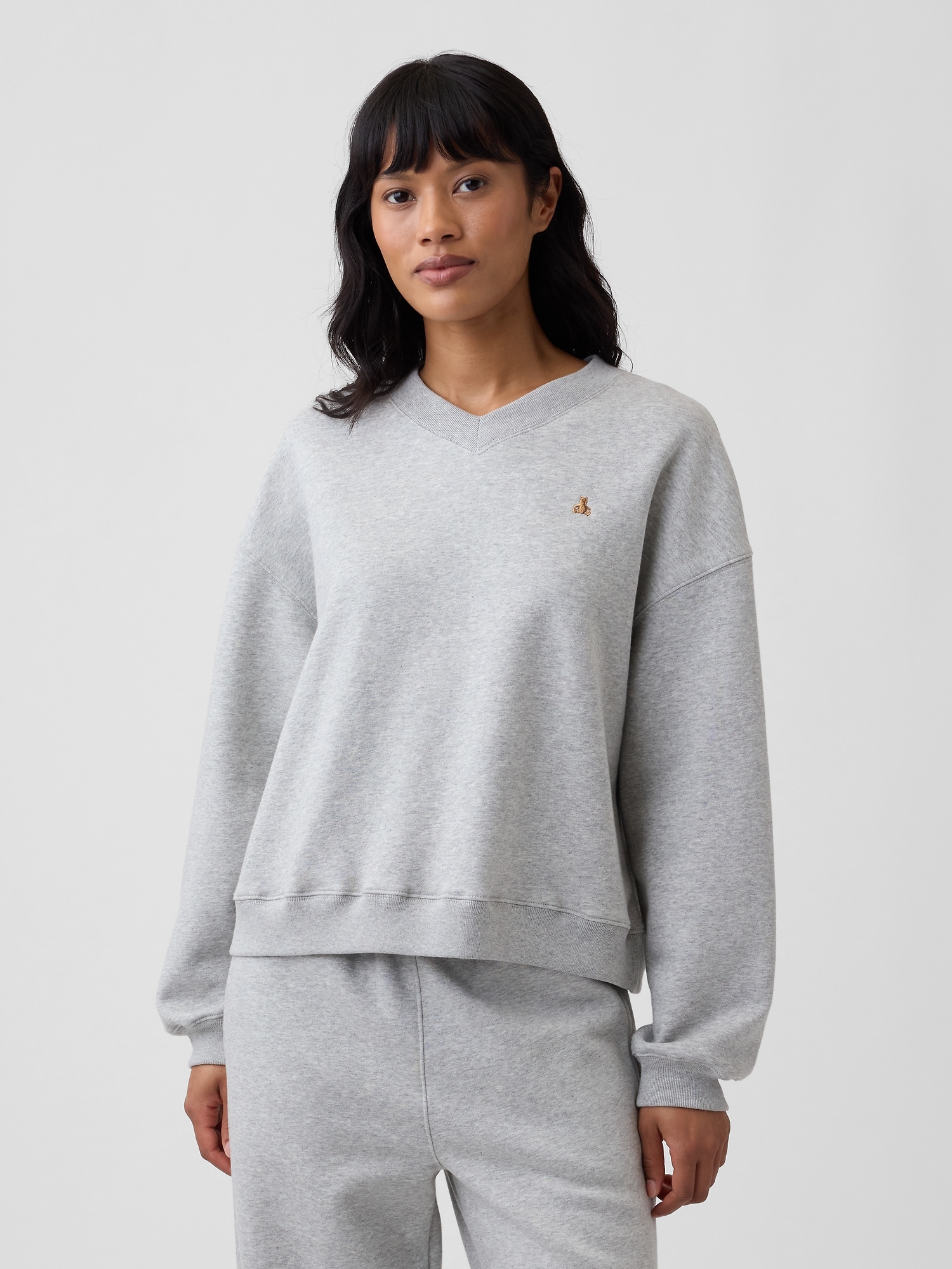 Oversized Brannan Bear Wedge V-Neck Sweatshirt