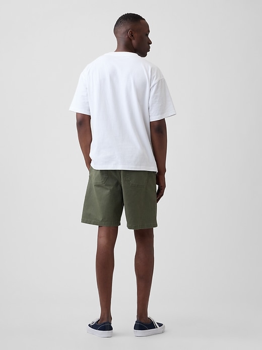 Image number 2 showing, 7" Essential Pull-On Khaki Shorts