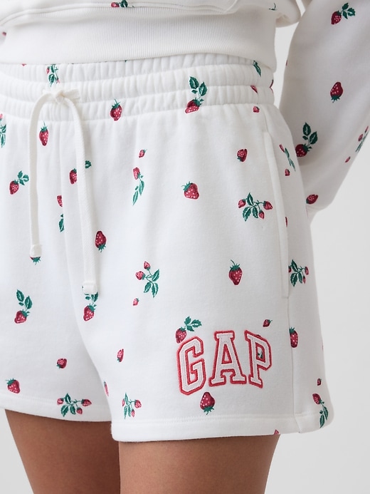 Image number 4 showing, Gap Logo Shorts