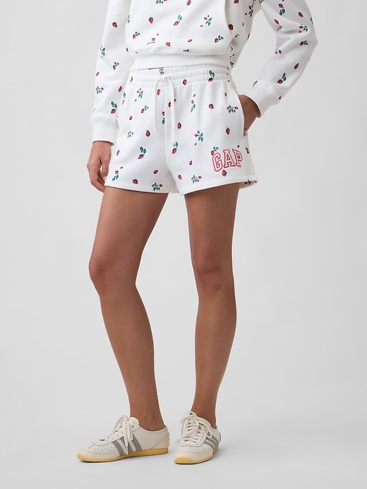 Image number 3 showing, Gap Logo Shorts