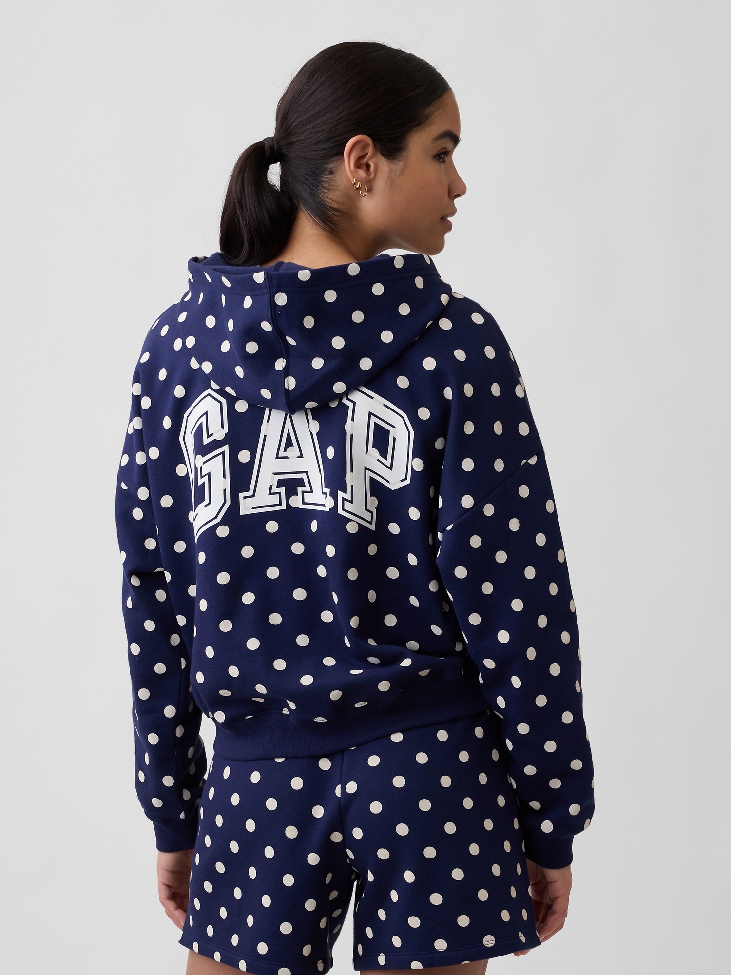 Relaxed Gap Mini-Logo Cropped Hoodie | Gap Factory