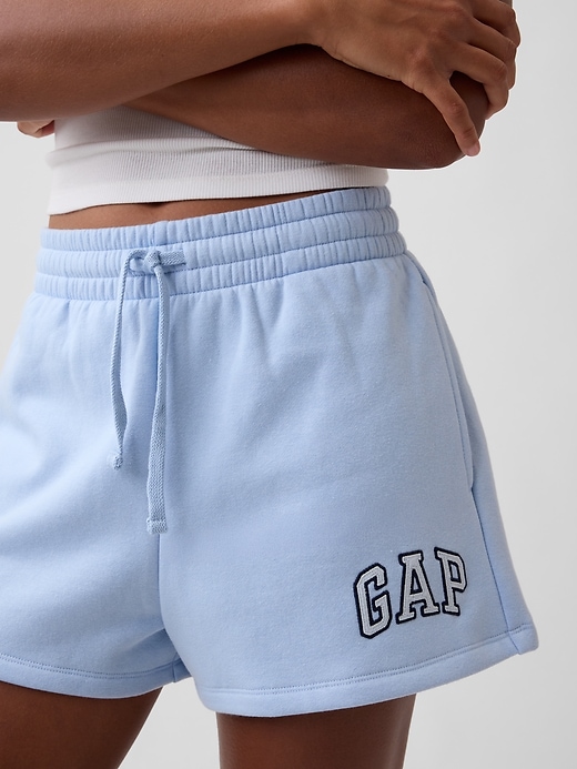 Image number 4 showing, Gap Logo Shorts