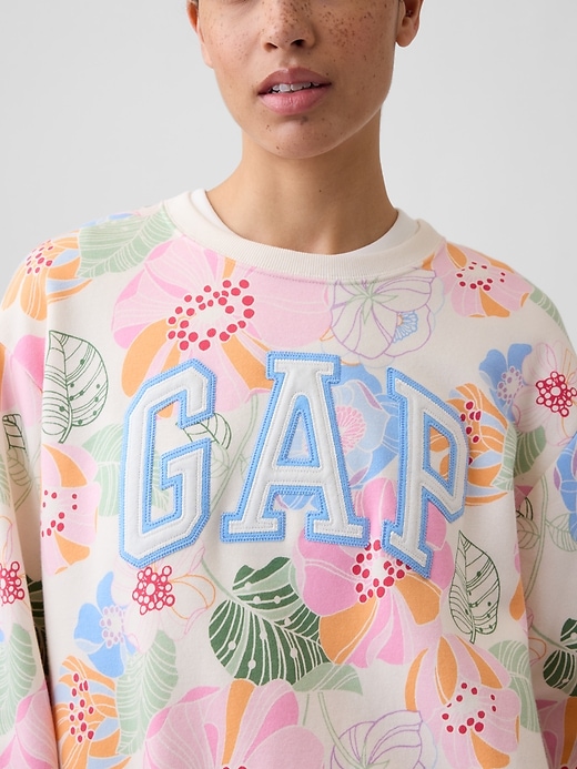Image number 4 showing, Gap Logo Sweatshirt