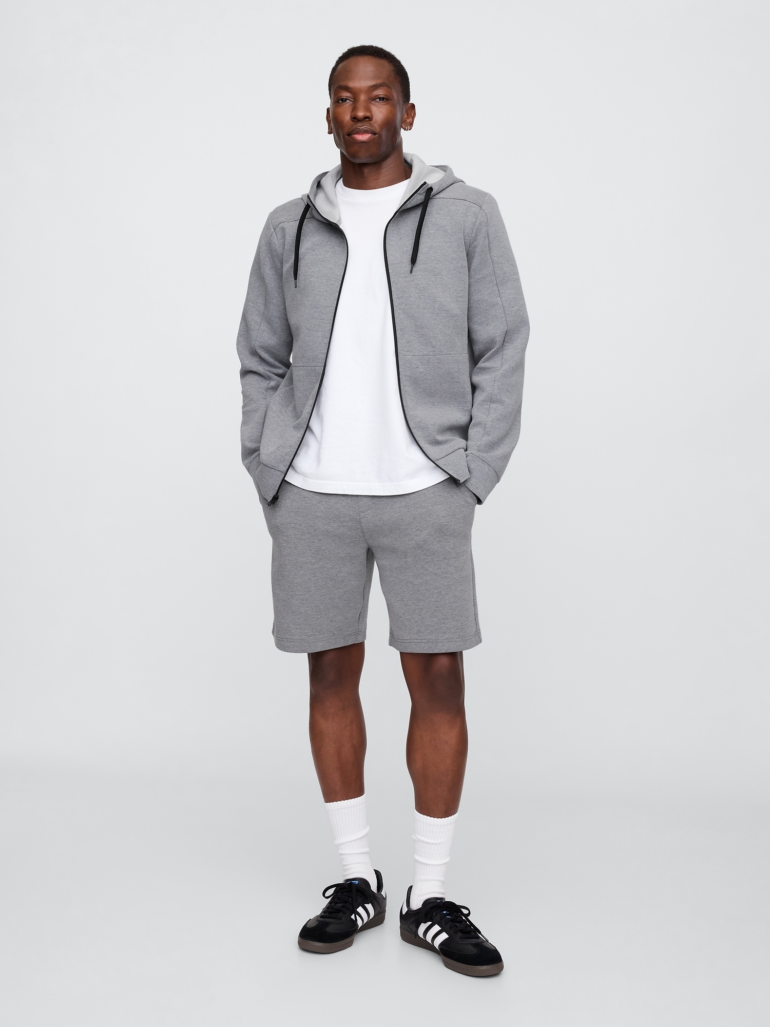 GapFit 8" Performance Shorts