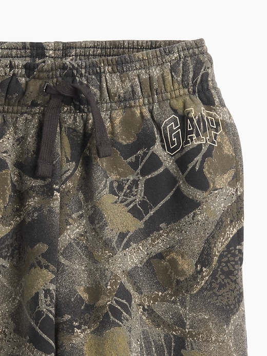 Image number 3 showing, Kids Relaxed Camo Gap Logo Joggers