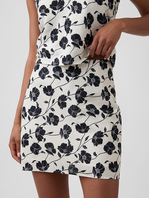 Image number 4 showing, Linen-Blend Mini Skirt