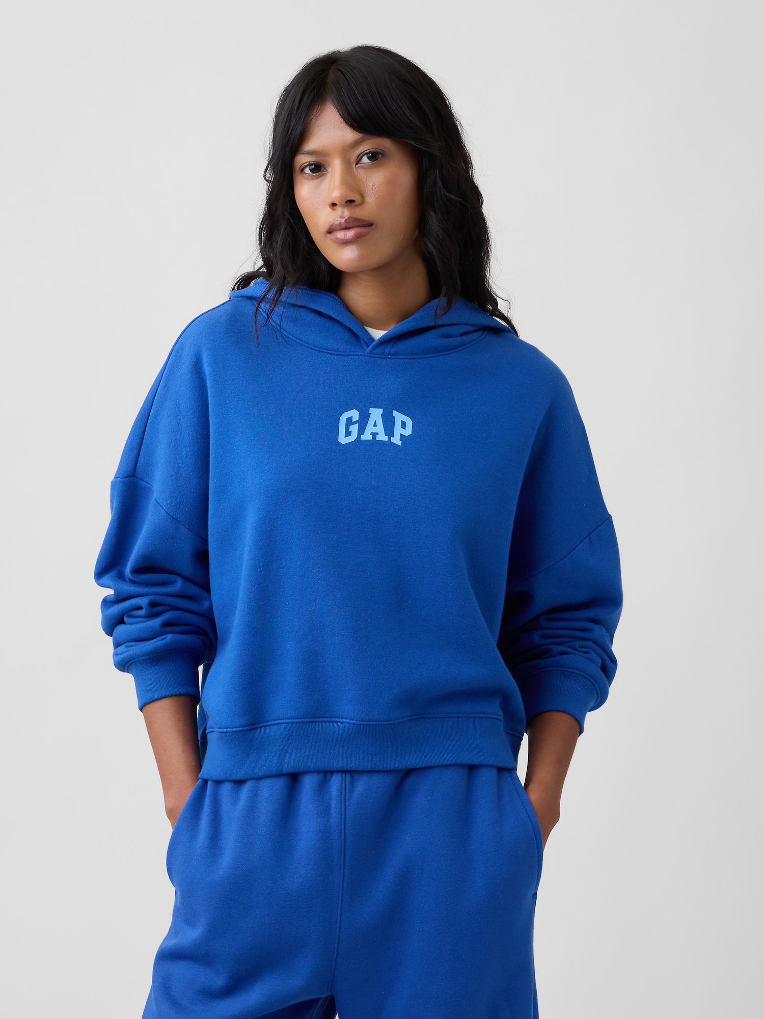 Relaxed Gap Mini-Logo Cropped Hoodie