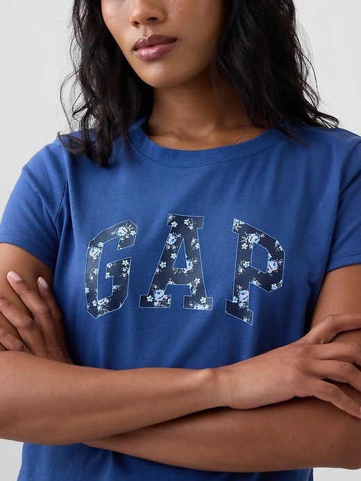 Image number 4 showing, Gap Logo T-Shirt
