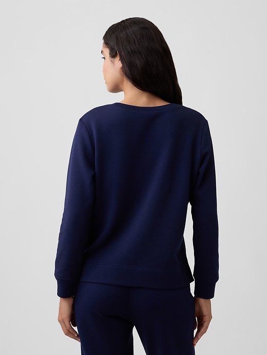 Image number 2 showing, Relaxed Gap Logo Sweatshirt