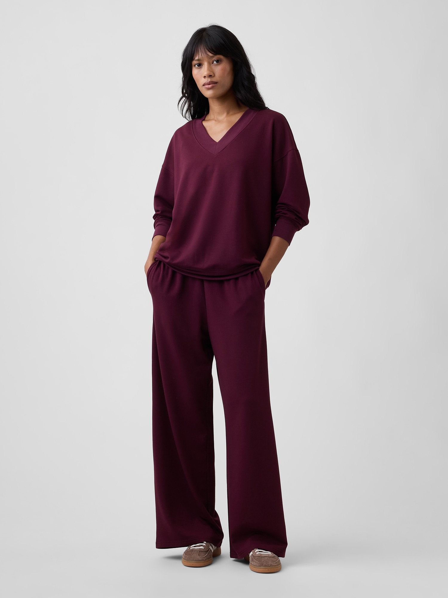 CloudLight Relaxed Wide-Leg Sweatpants