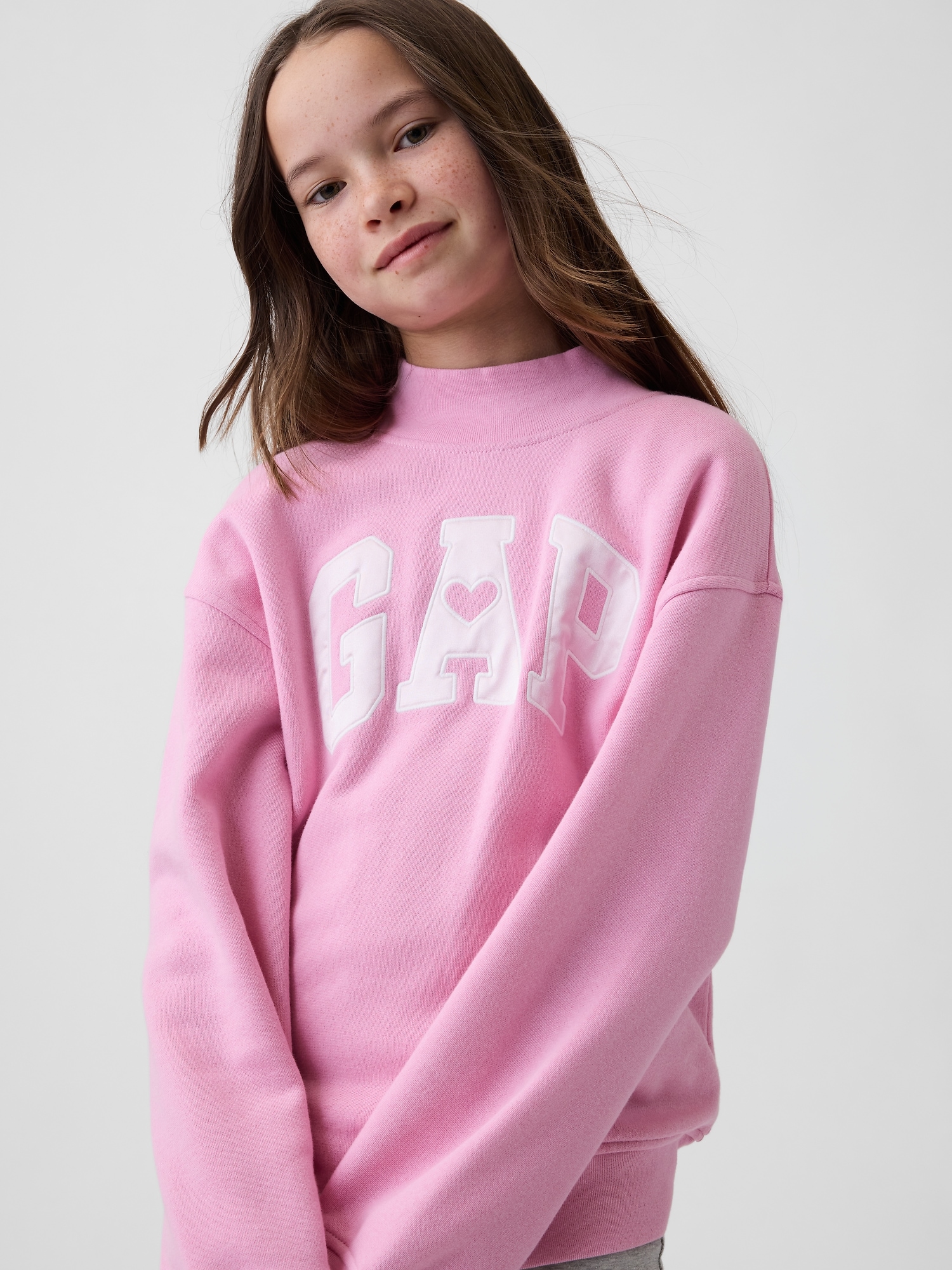 chiiiibag Logo Crewneck Sweat ピンク Kids Oversized Mockneck Logo Sweatshirt | Gap Factory