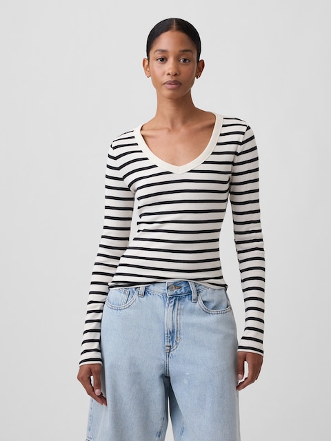 Modern Ribbed V-Neck T-Shirt
