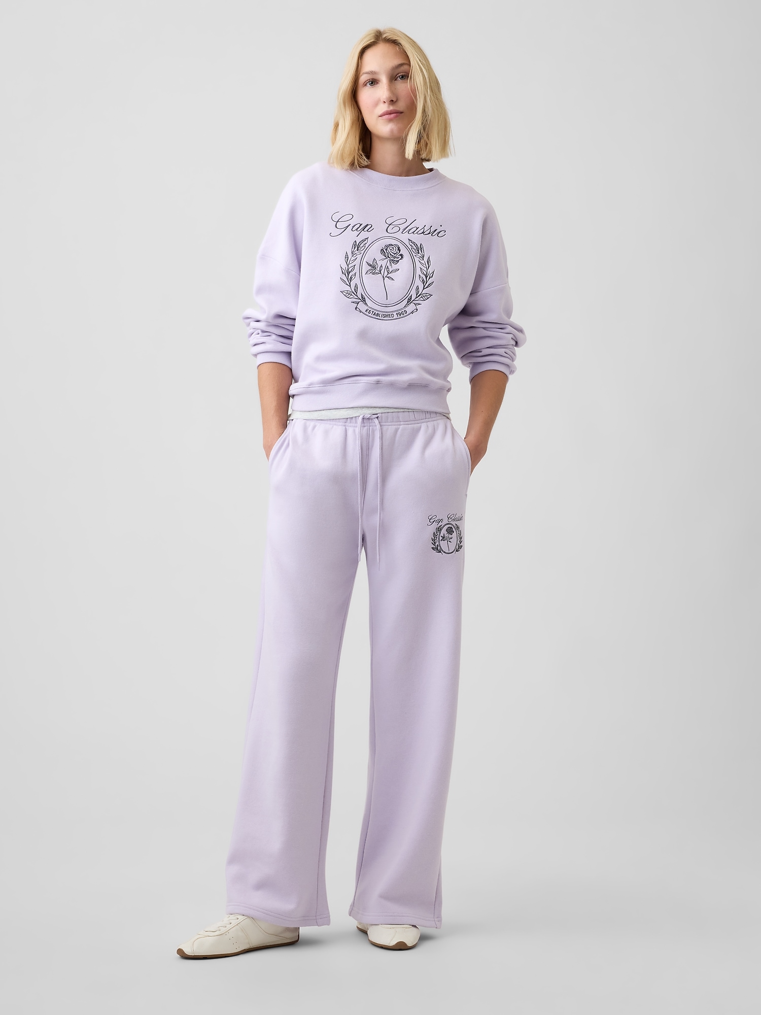 Relaxed Gap Graphic Straight-Leg Sweatpants