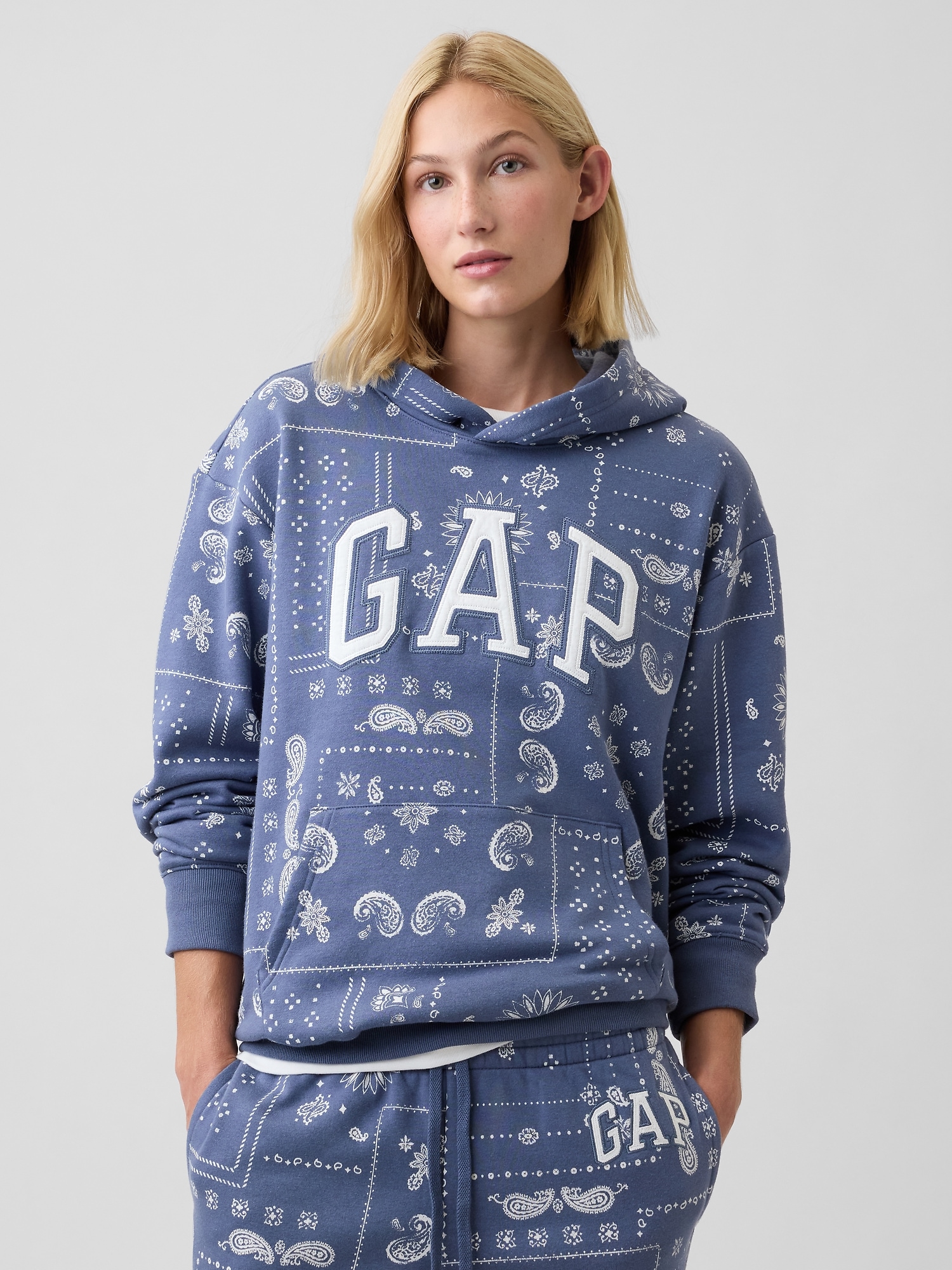 Relaxed Gap Logo Hoodie