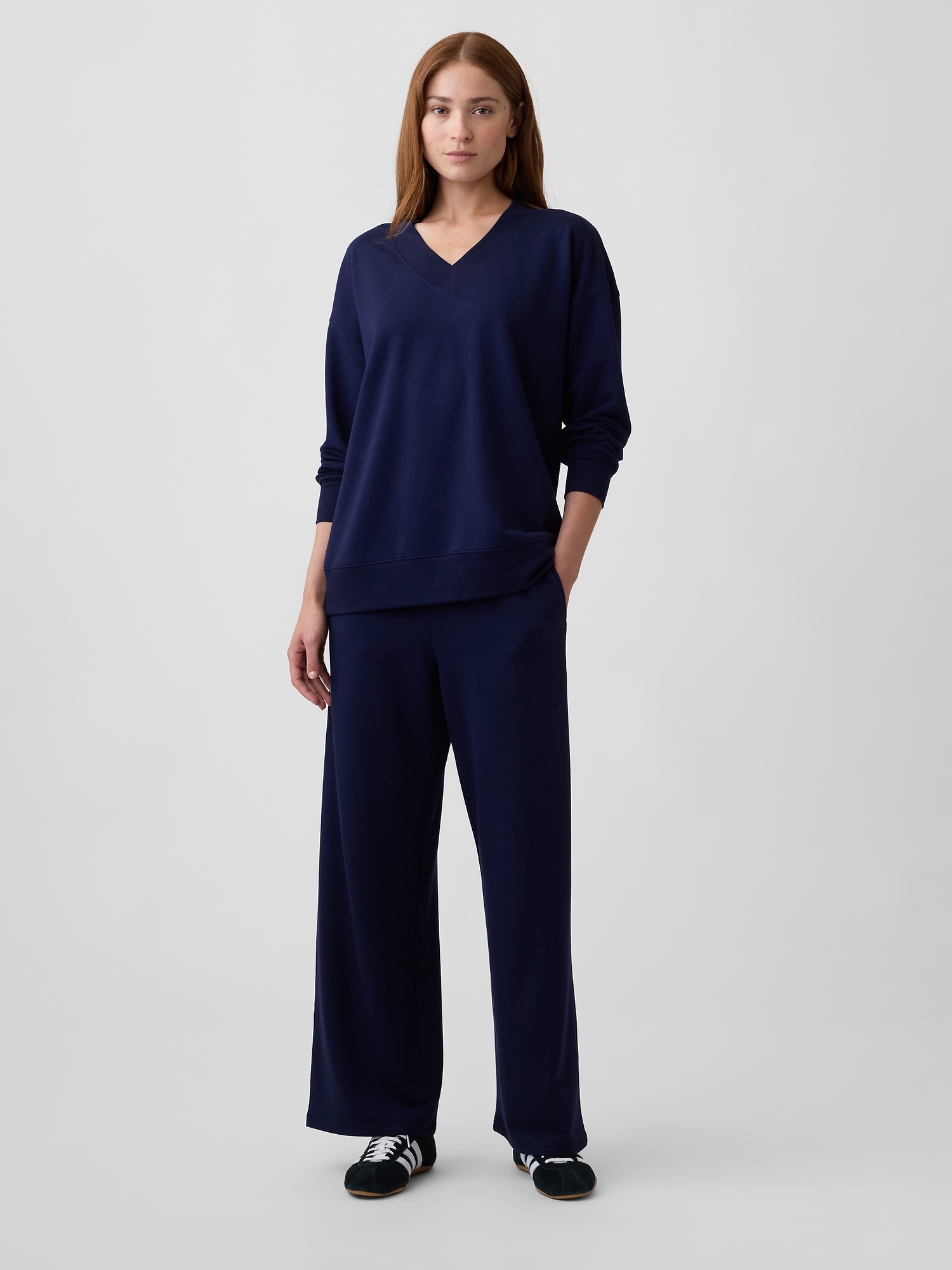 CloudLight Relaxed Wide-Leg Sweatpants